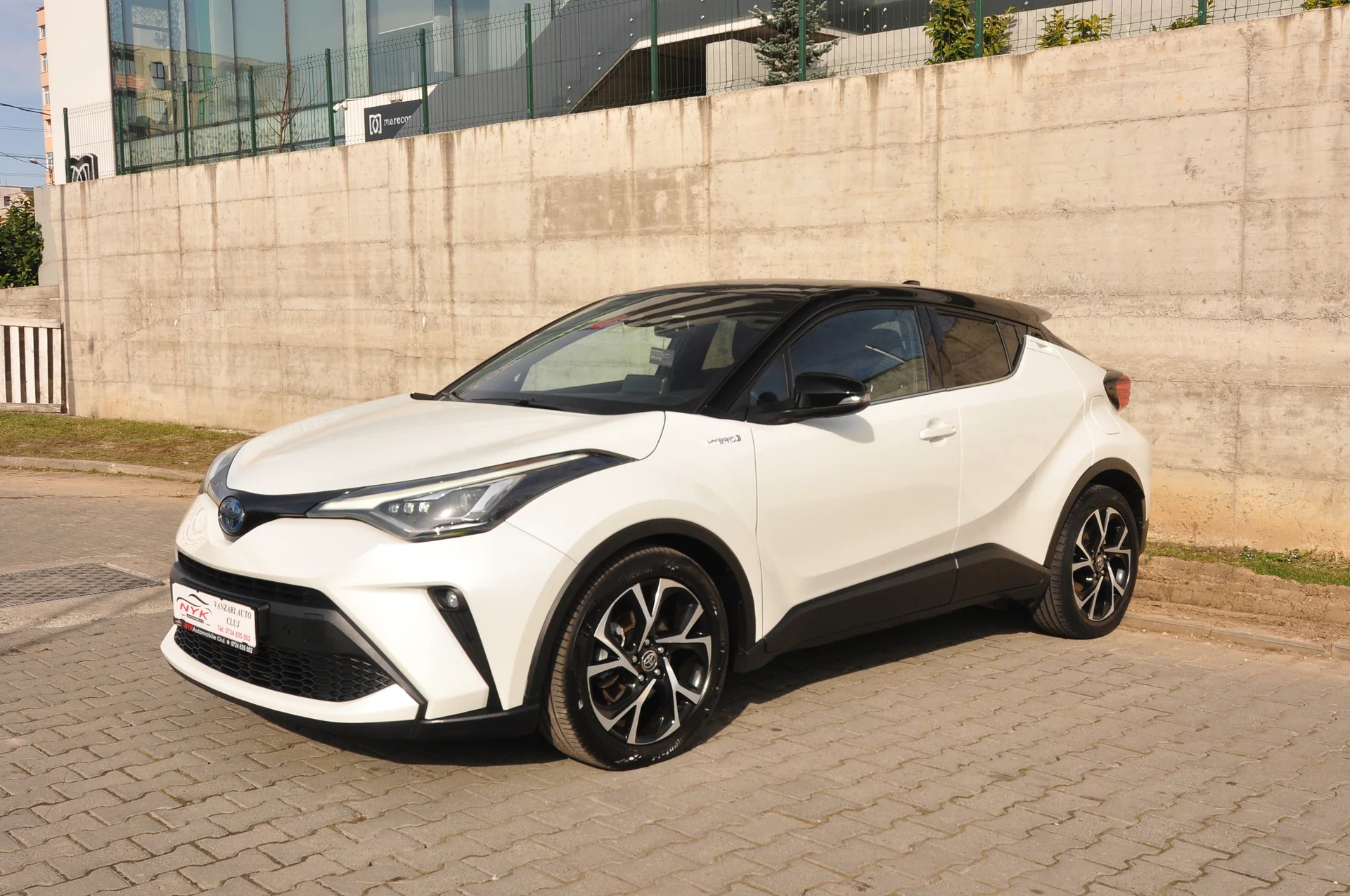 Toyota C-HR Business Edition Hybrid · 1.8 · 122 CP · 2021 · 126.000 Km Toyota C-HR Business Edition Hybrid · 1.8 · 122 CP · 2021 · 126.000 Km